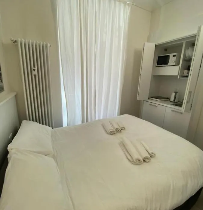 Room in Apartment - Piccole suite di charme-1